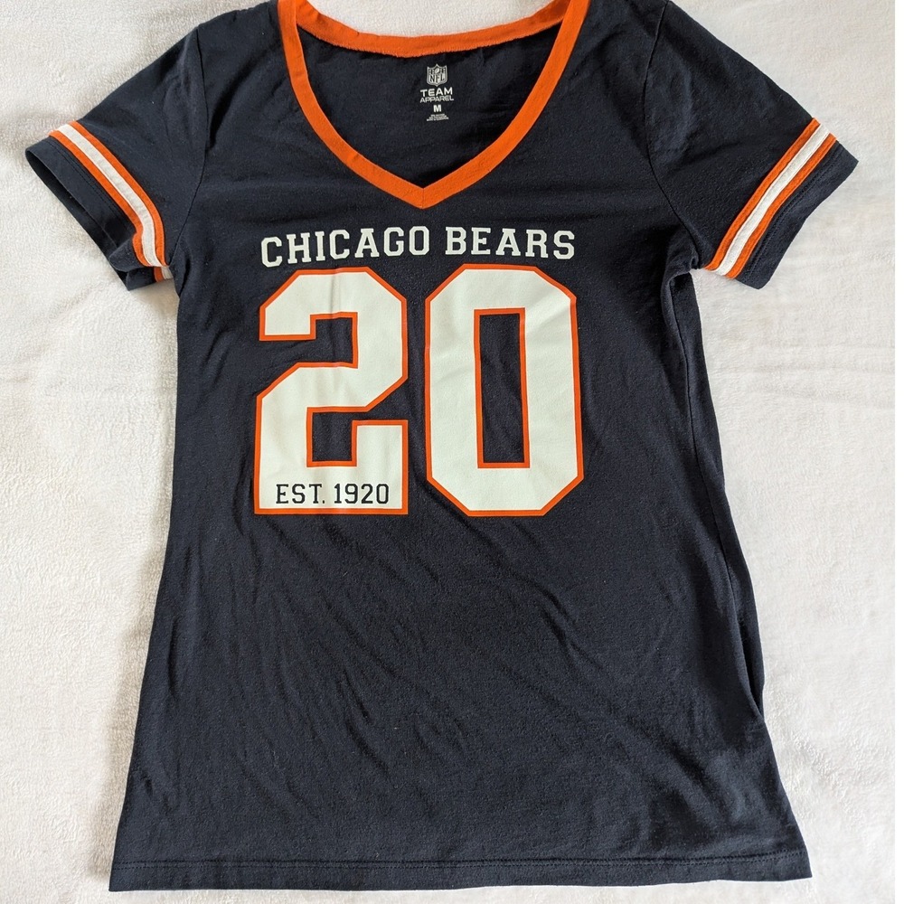 NFL Team Apparel Chicago Bears Navy Blue V-Neck Graphic T-Shirt Womens Size M